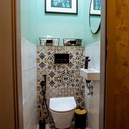 Renoma Old Town Self Check-in 24h